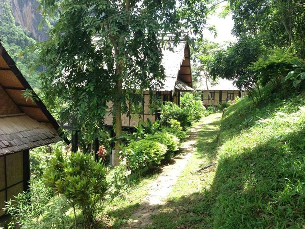 Nong Kiau Riverside Hotel Nong Khiaw Exterior photo