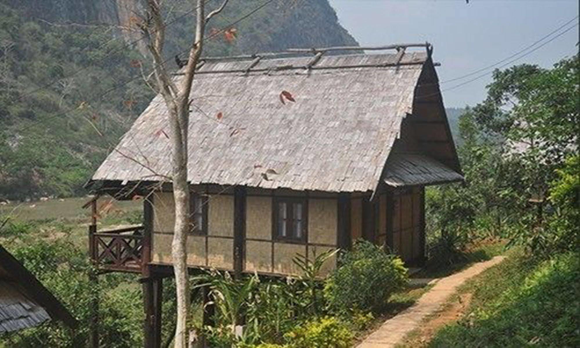 Nong Kiau Riverside Hotel Nong Khiaw Exterior photo