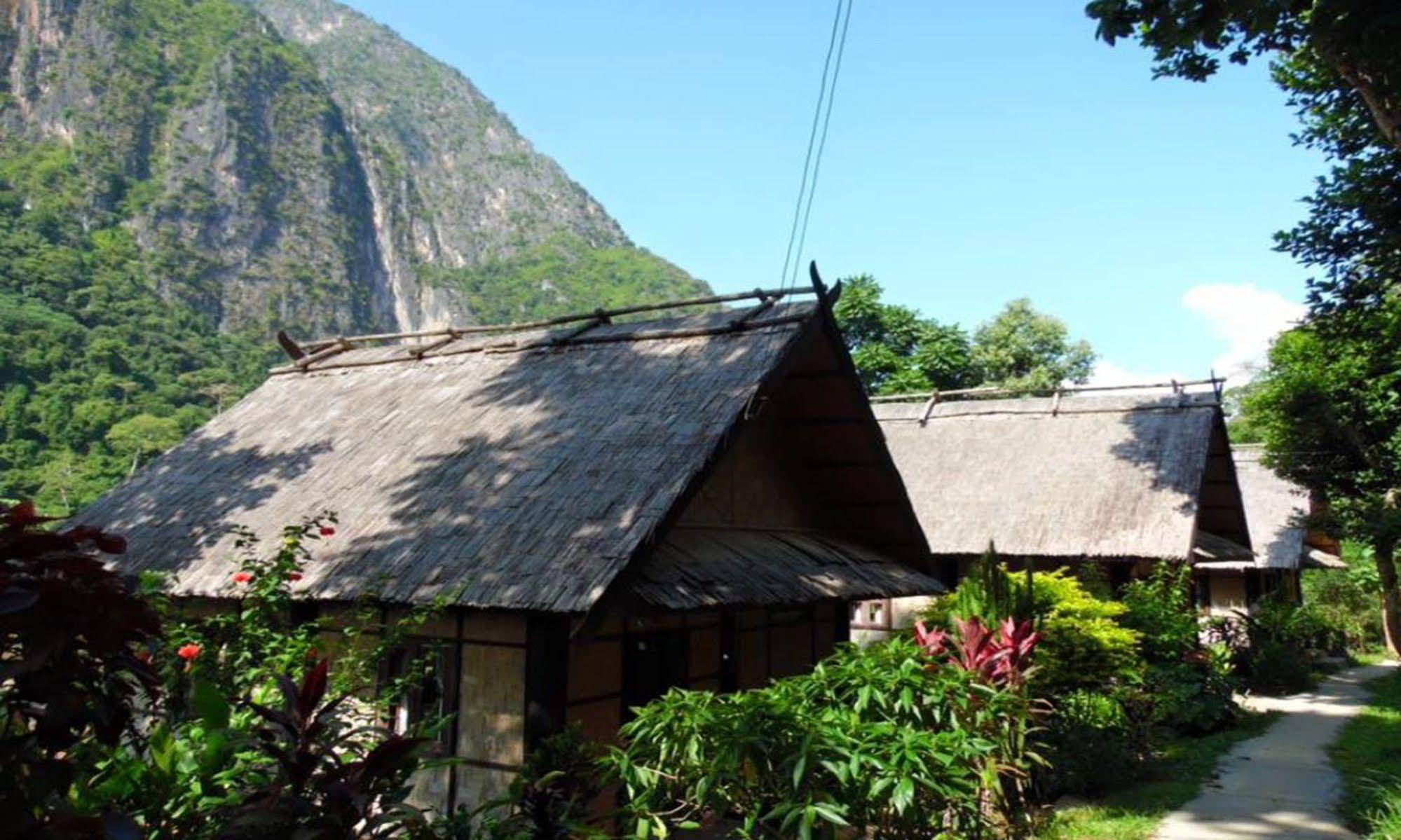 Nong Kiau Riverside Hotel Nong Khiaw Exterior photo