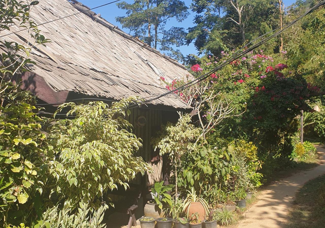 Nong Kiau Riverside Hotel Nong Khiaw Exterior photo